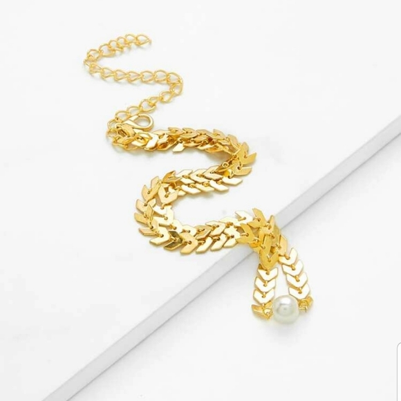 ^Felicia^ Arrow Choker - Picture 4 of 4